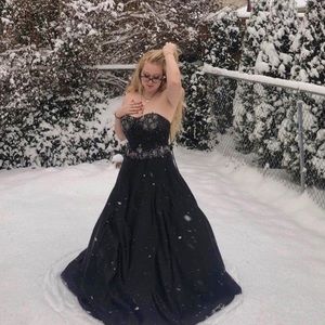 Black prom dress